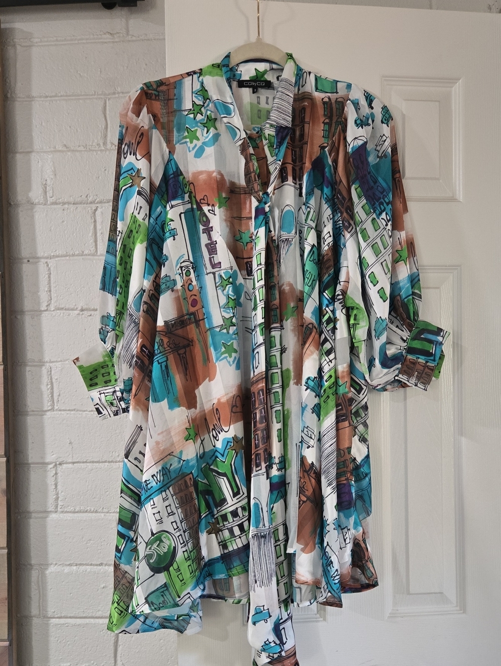 CqbyCq vibrant graphic dress Size Small